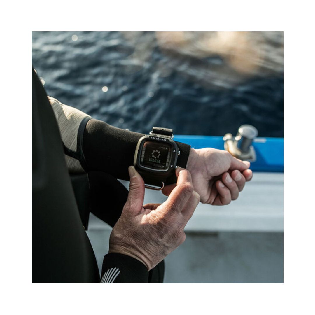 AQUA LUNG I330R DIVE WATCH