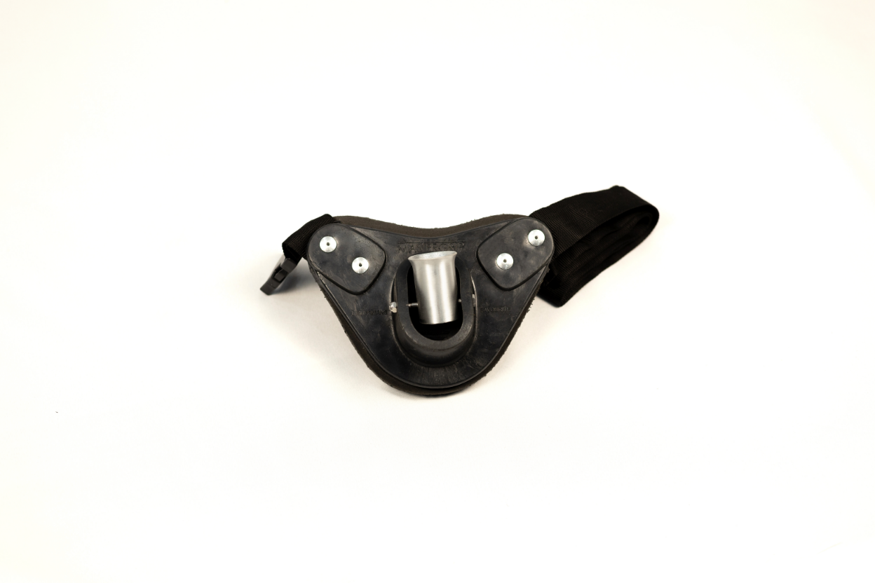HOLDFAST GIMBAL ROD BUCKET WITH PLASTIC BUCKLE